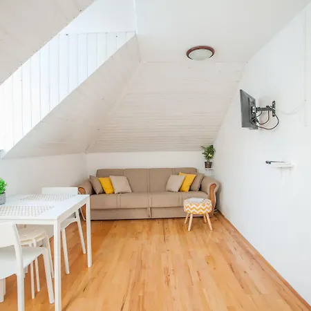 Top-floor In Center Apartman