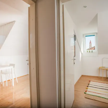 Top-floor In Center Apartman Trogir